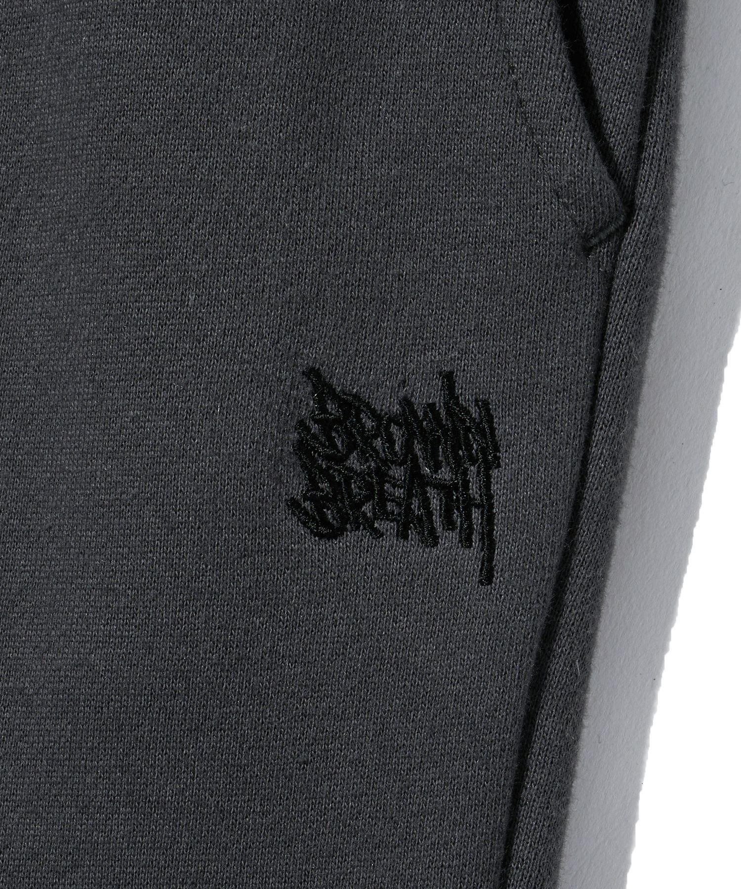 MUSINSA | BROWNBREATH TAG WAPPEN SWEAT PANTS - CHARCOAL
