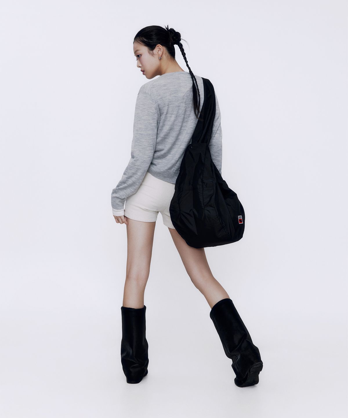 큐클리프(CUECLYP) [PAPARAZZI] Soft Hobo Bag (Black)
