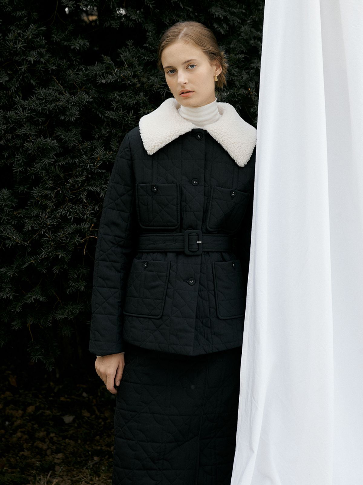헌치(HUNCH) Faux-shearing collar quilting jacket (2color)