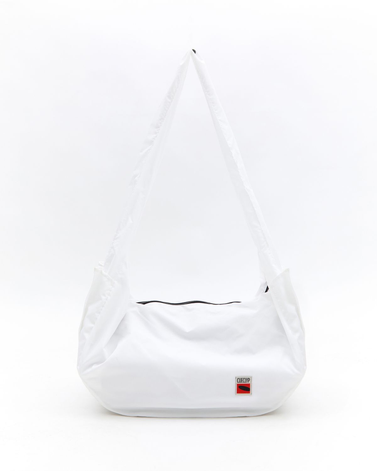 큐클리프(CUECLYP) [PAPARAZZI] Soft Hobo Bag (White)