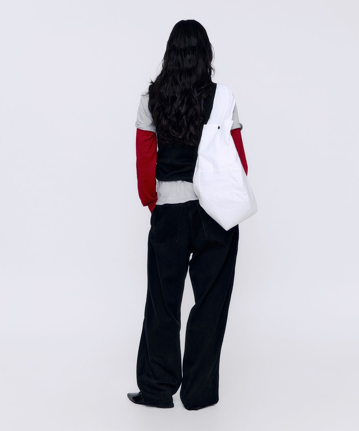 큐클리프(CUECLYP) [PAPARAZZI] Soft Hobo Bag (White)
