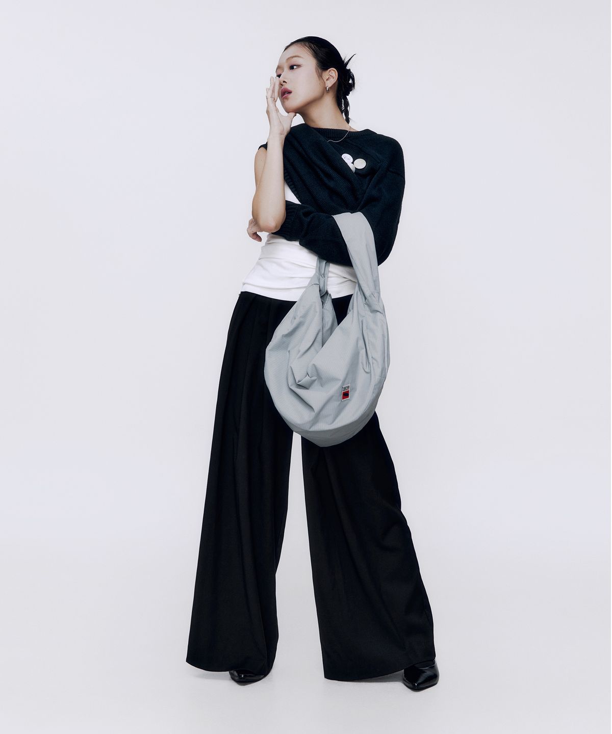 큐클리프(CUECLYP) [PAPARAZZI] Standard Hobo Bag (Light Gray)