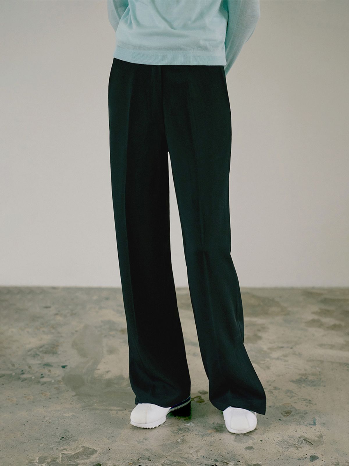 로브로브(LOVLOV) SEMI WIDE SLIT PANTS