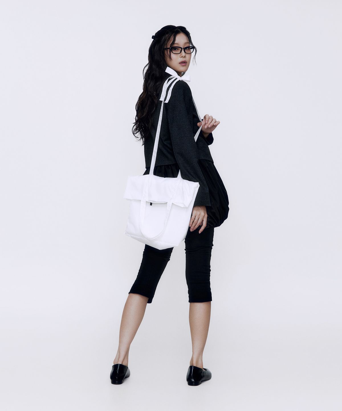 큐클리프(CUECLYP) [PAPARAZZI] Mini Tote Bag (White)