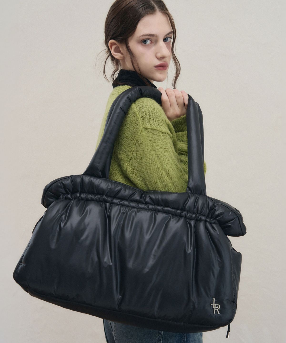 레더리(LEATHERY) 클라우드 패딩백 [BLACK]