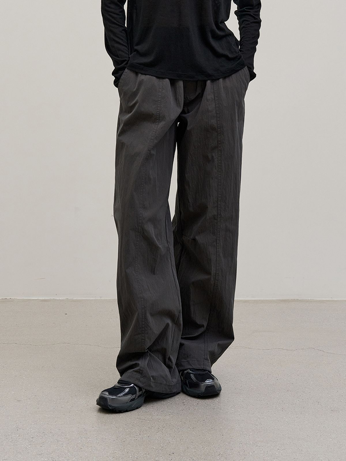 해브 앤 해브(HAVE8HAVE) 2 WAY LINE JOGGER PANTS_CHARCOAL