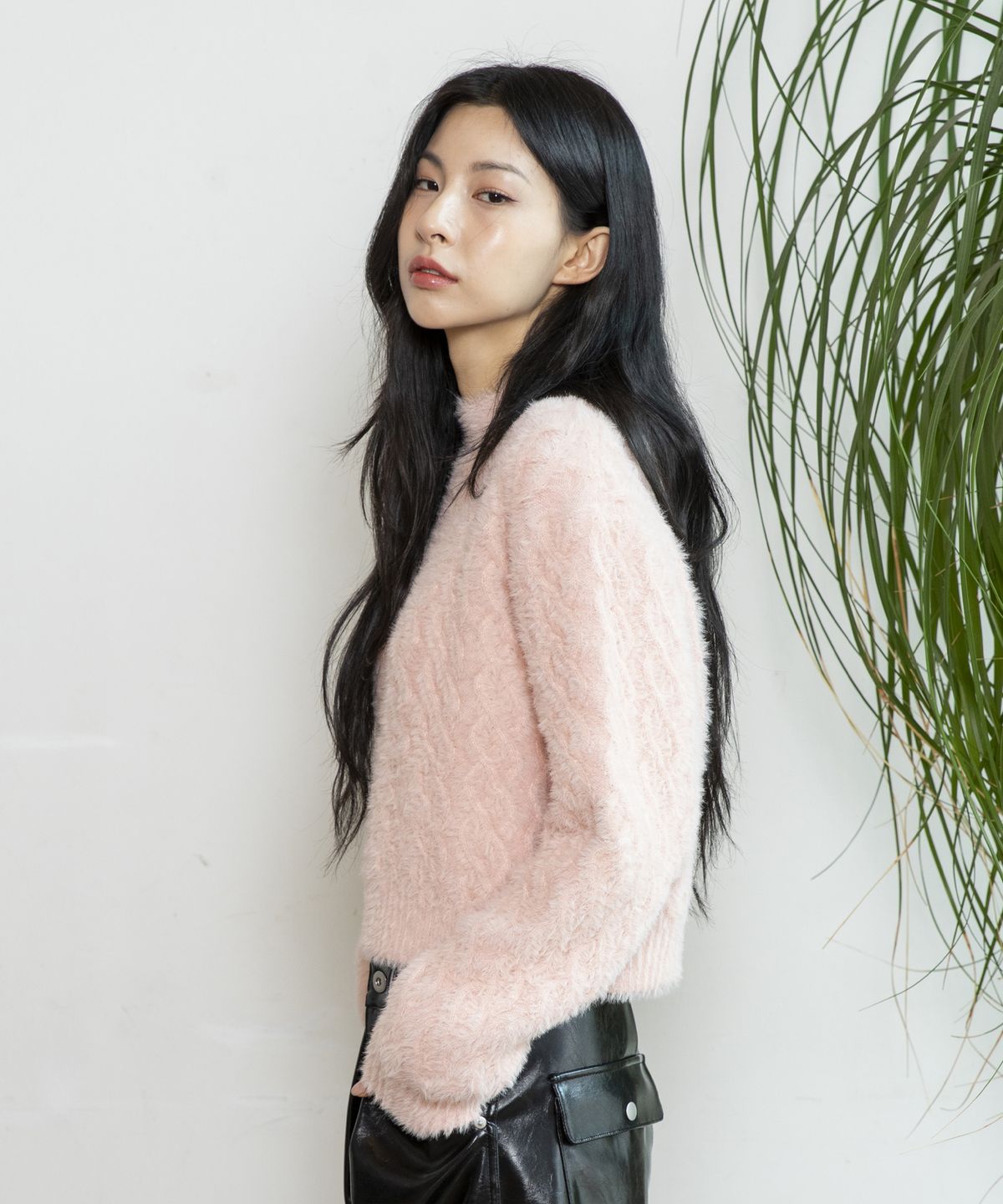 루나키후(RuNaKi'Hu') WXK014 루즈 꽈배기 풀오버 헤어리 니트 (LIGHT PINK)