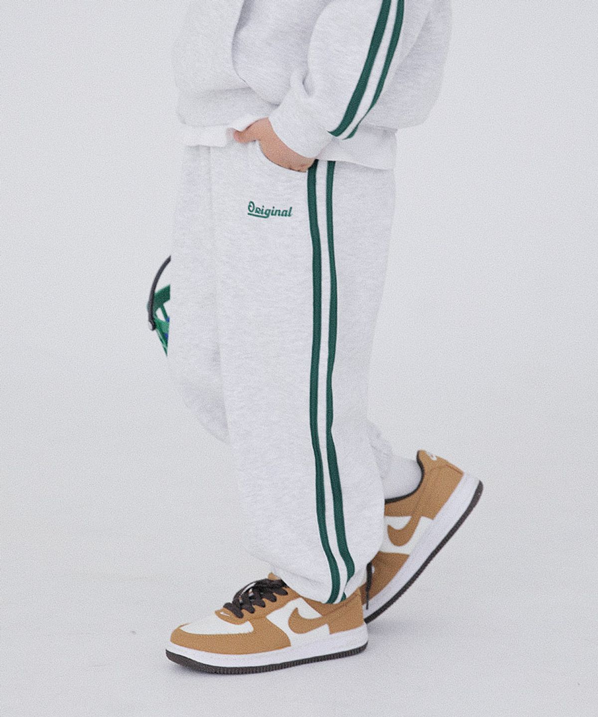베리클로젯(BERRYCLOSET) 오리지널 테잎 조거 팬츠