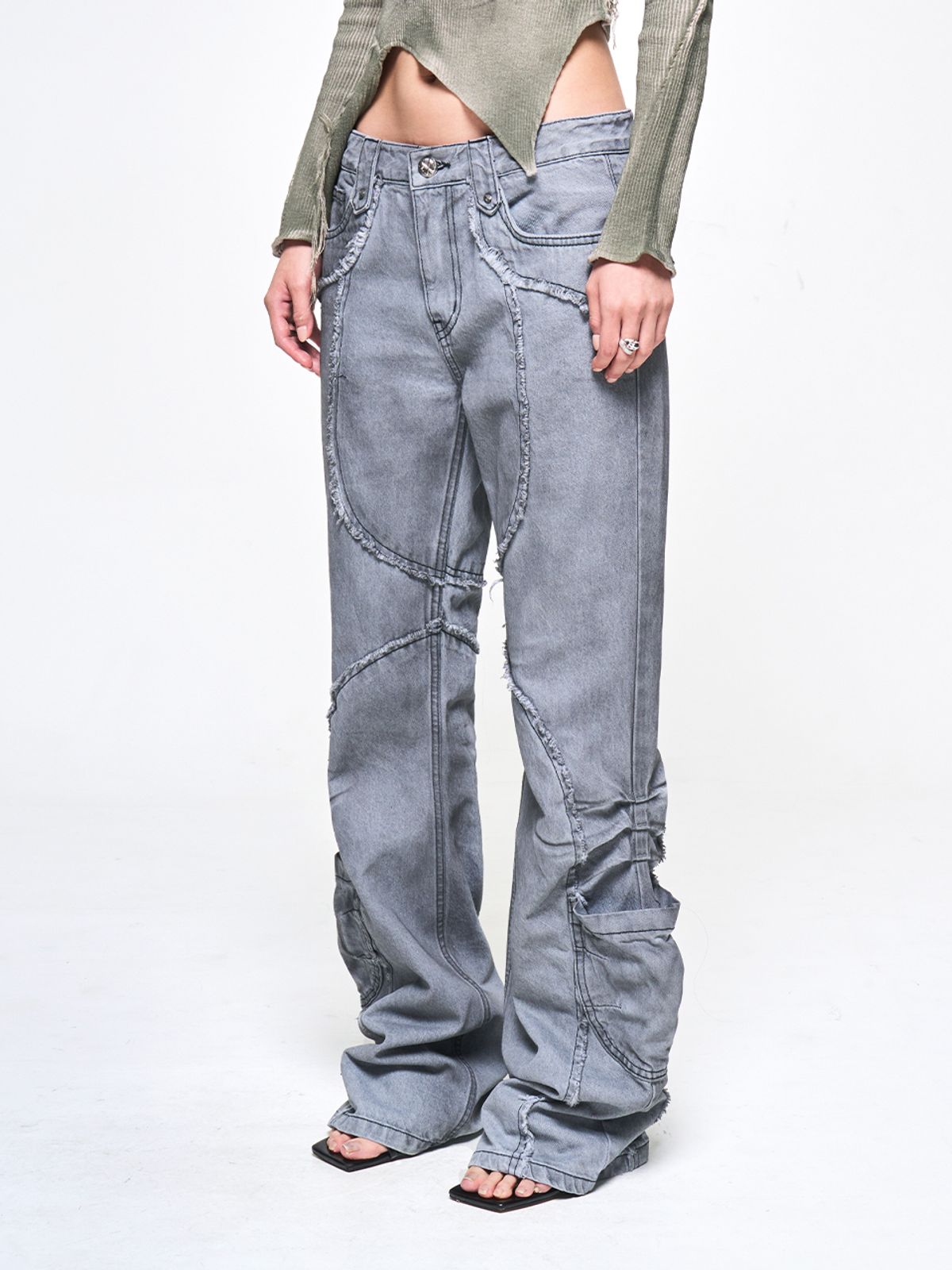 와이이이엘(YEEL) SHIRRING CUT-OFF BOOTS CUT PANTS GRAY
