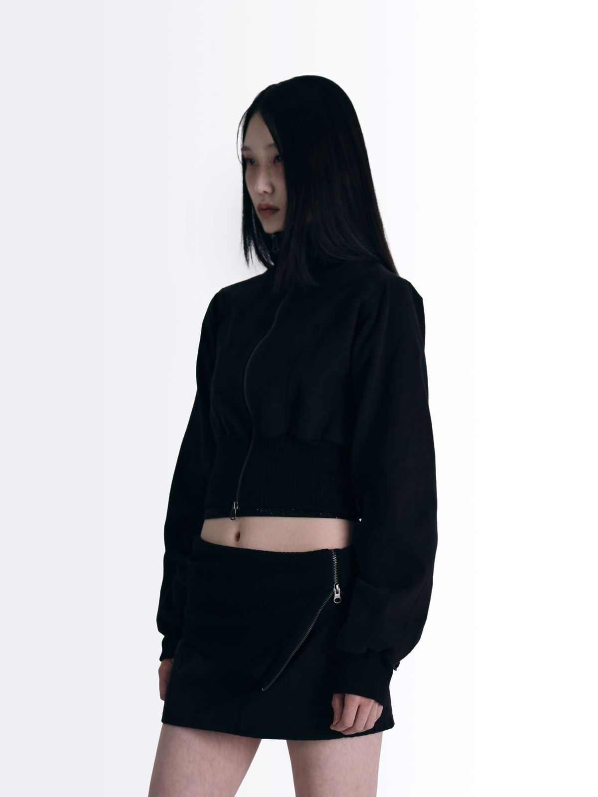시오(SIO) 하이넥 리브드 크롭 점퍼 [블랙]
