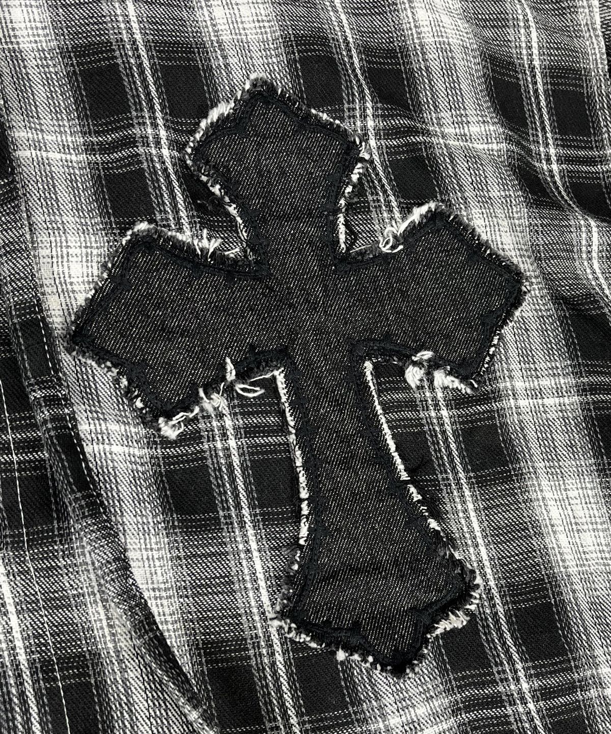 스케이터락(SK8ER ROCK) Cross Cut-Off Tartan Check Hoodie Shirt ((Black))
