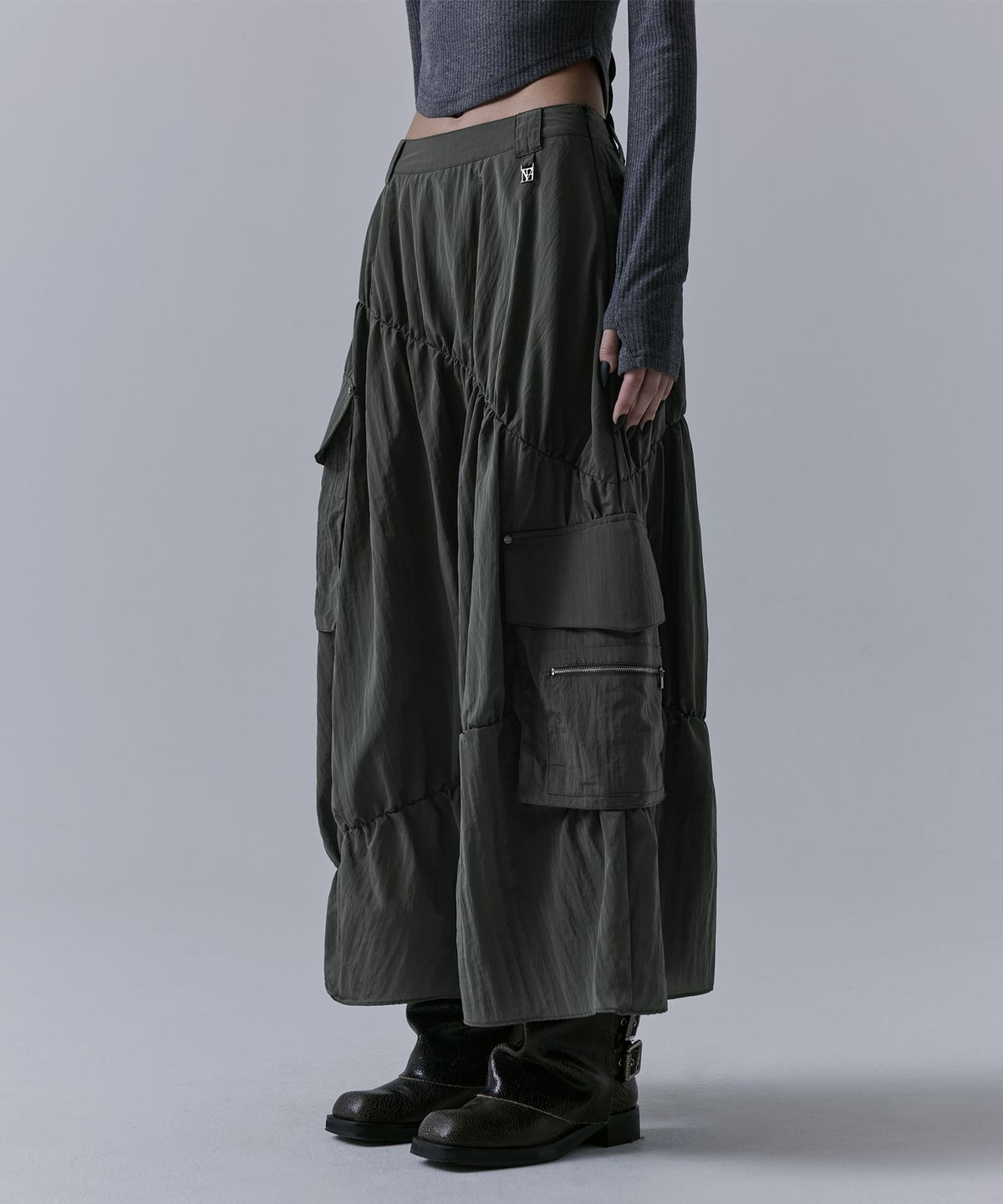 트리밍버드(TREEMINGBIRD) Nylon Cargo Shirring Set-up Skirt [ Khaki ]