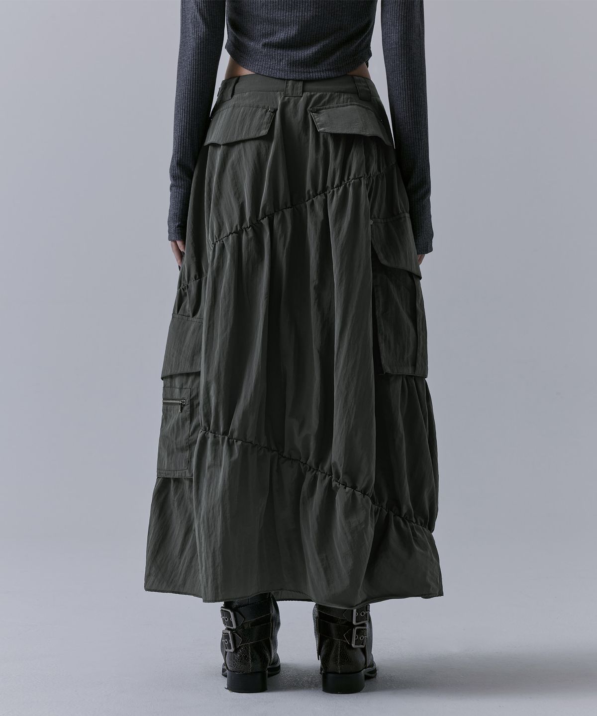 트리밍버드(TREEMINGBIRD) Nylon Cargo Shirring Set-up Skirt [ Khaki ]