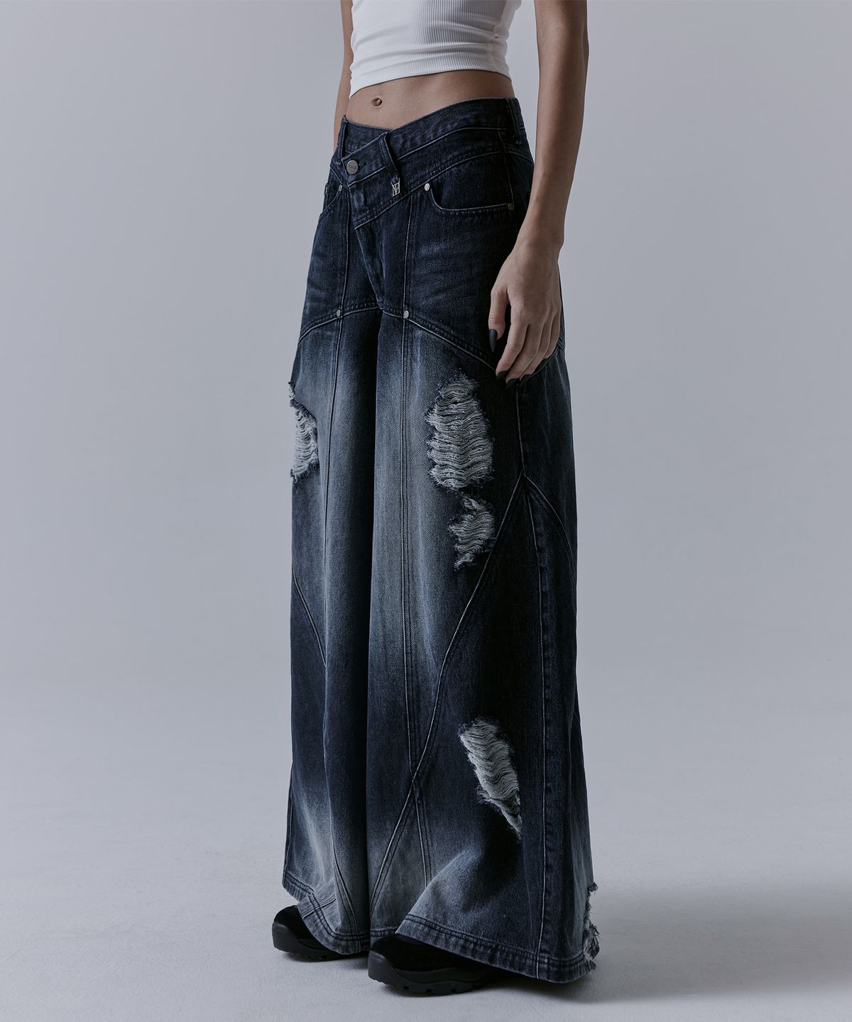 트리밍버드(TREEMINGBIRD) Damaged Over Wide Denim Pants [ Blue ]