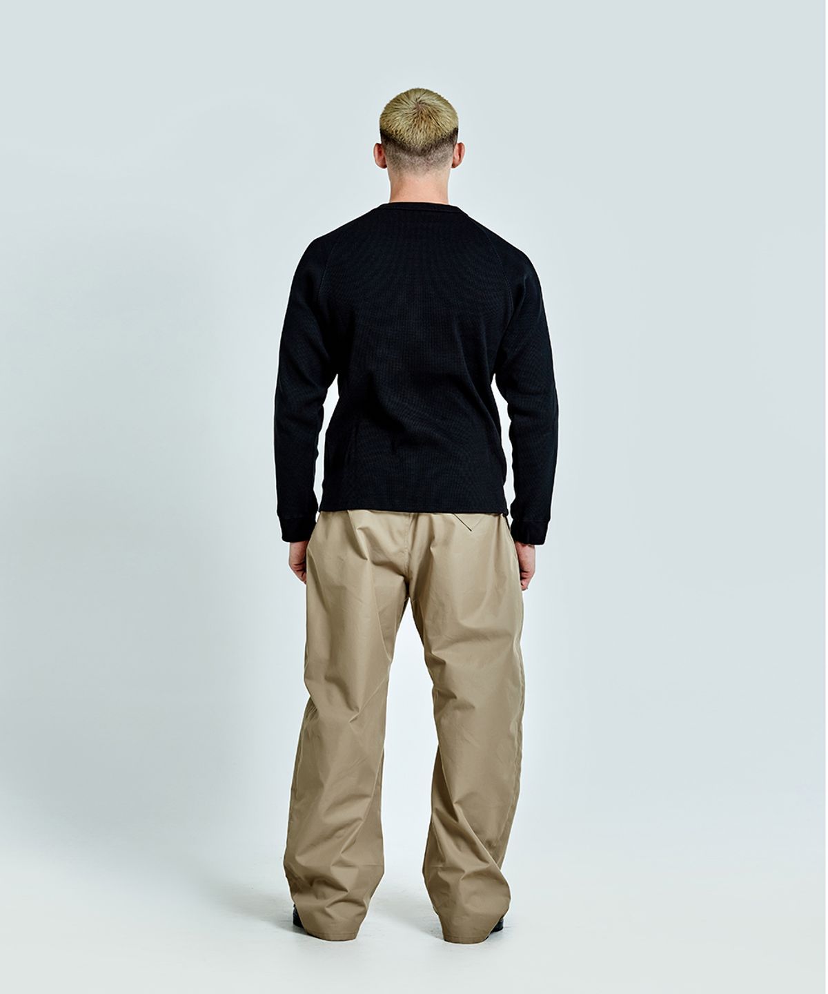 51퍼센트(51PERCENT) Waffle logo longsleeve - Black