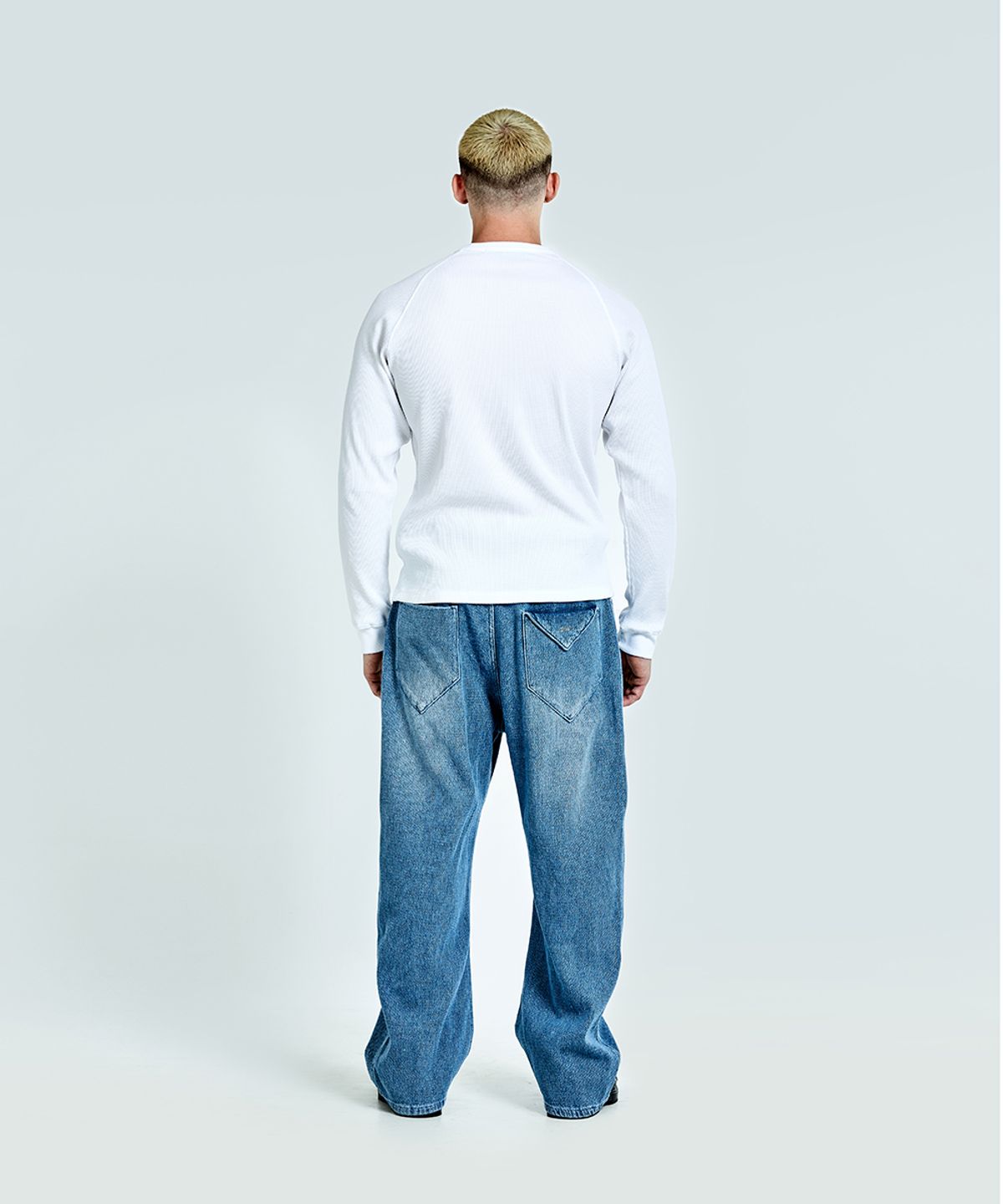 51퍼센트(51PERCENT) Waffle logo longsleeve - White