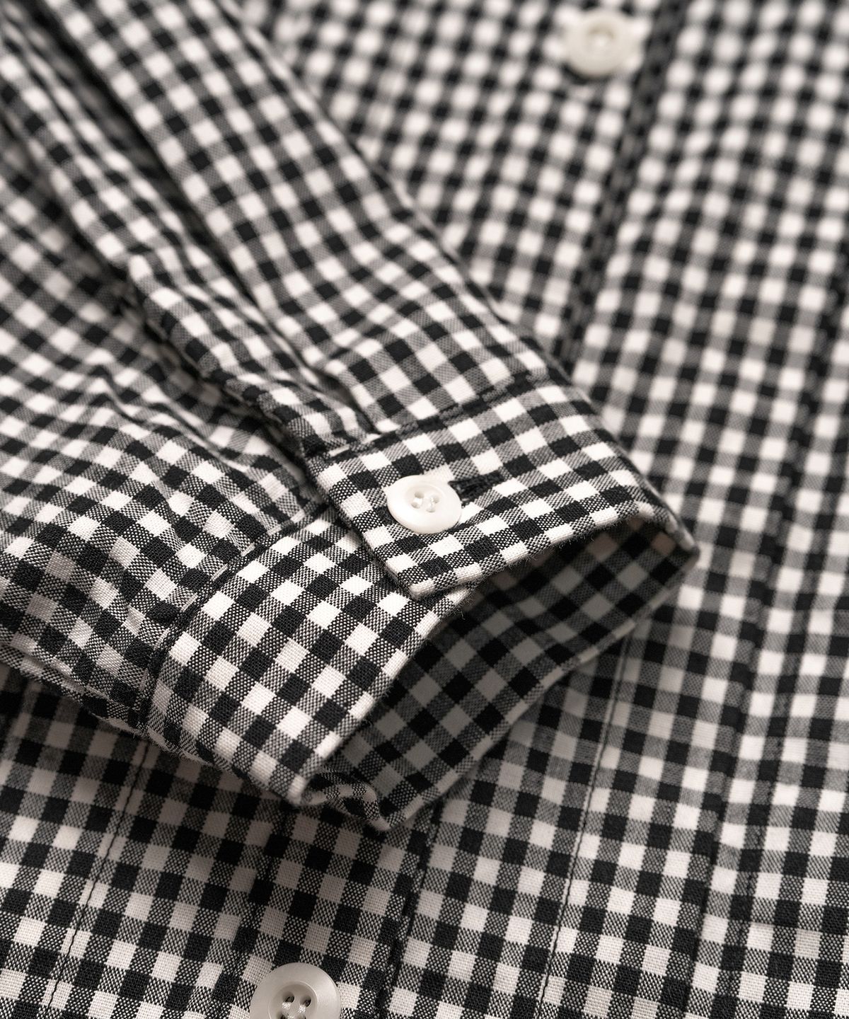 코튼벨(COTTON BELL) 와이드 핀턱 스트링 체크 셔츠 - Black Check
