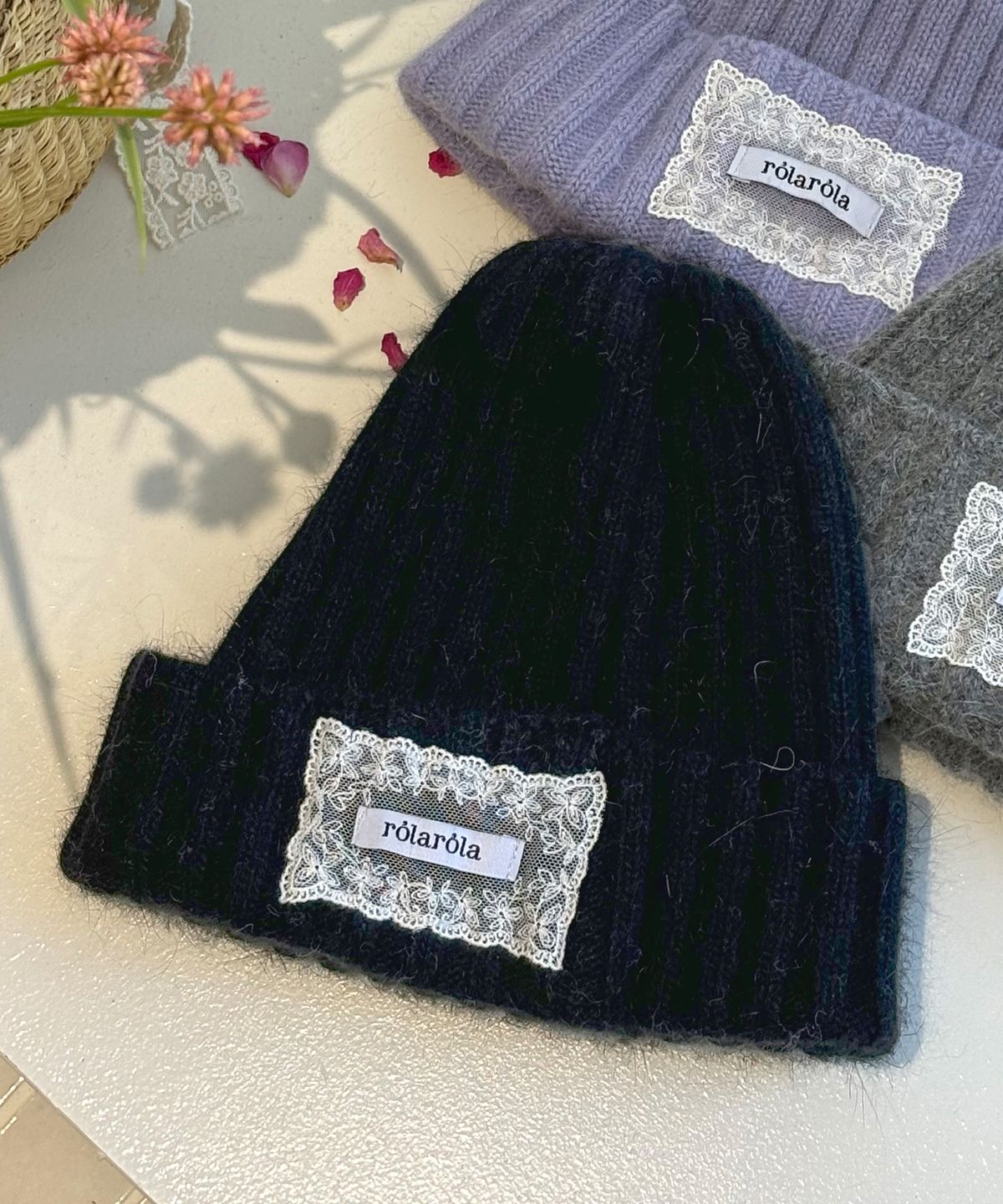 로라로라(ROLAROLA) LACE LABEL ANGORA BEANIE BLACK