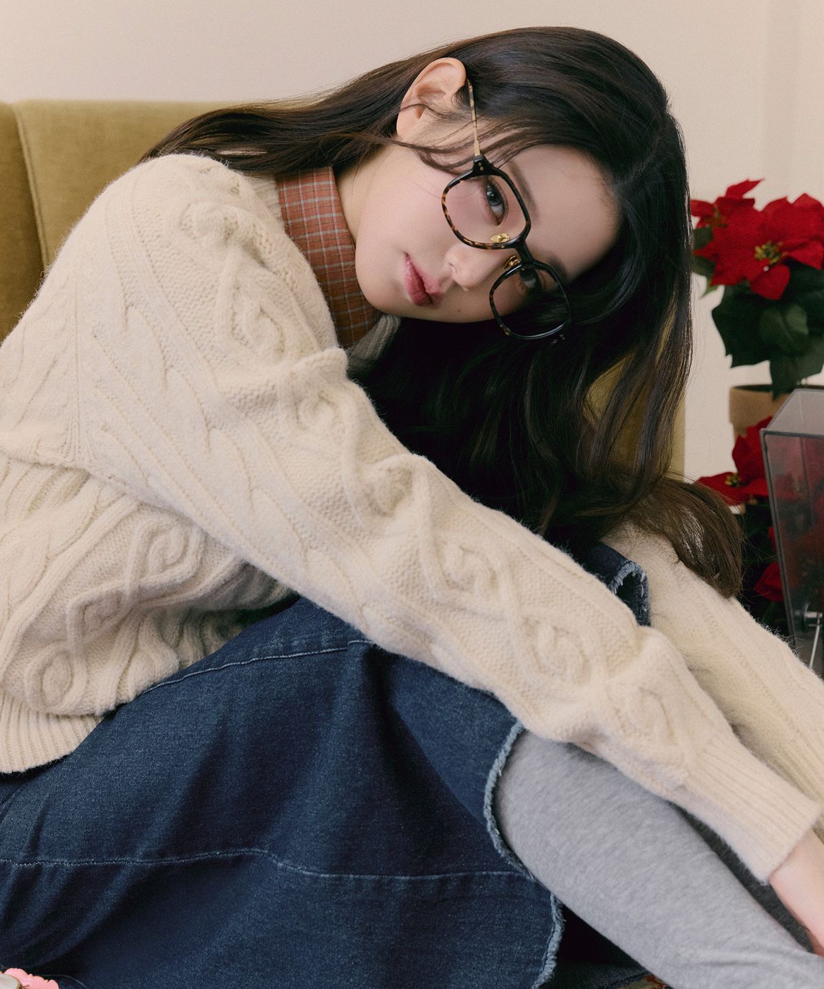 로라로라(ROLAROLA) ROUND CABLE LABEL KNIT IVORY