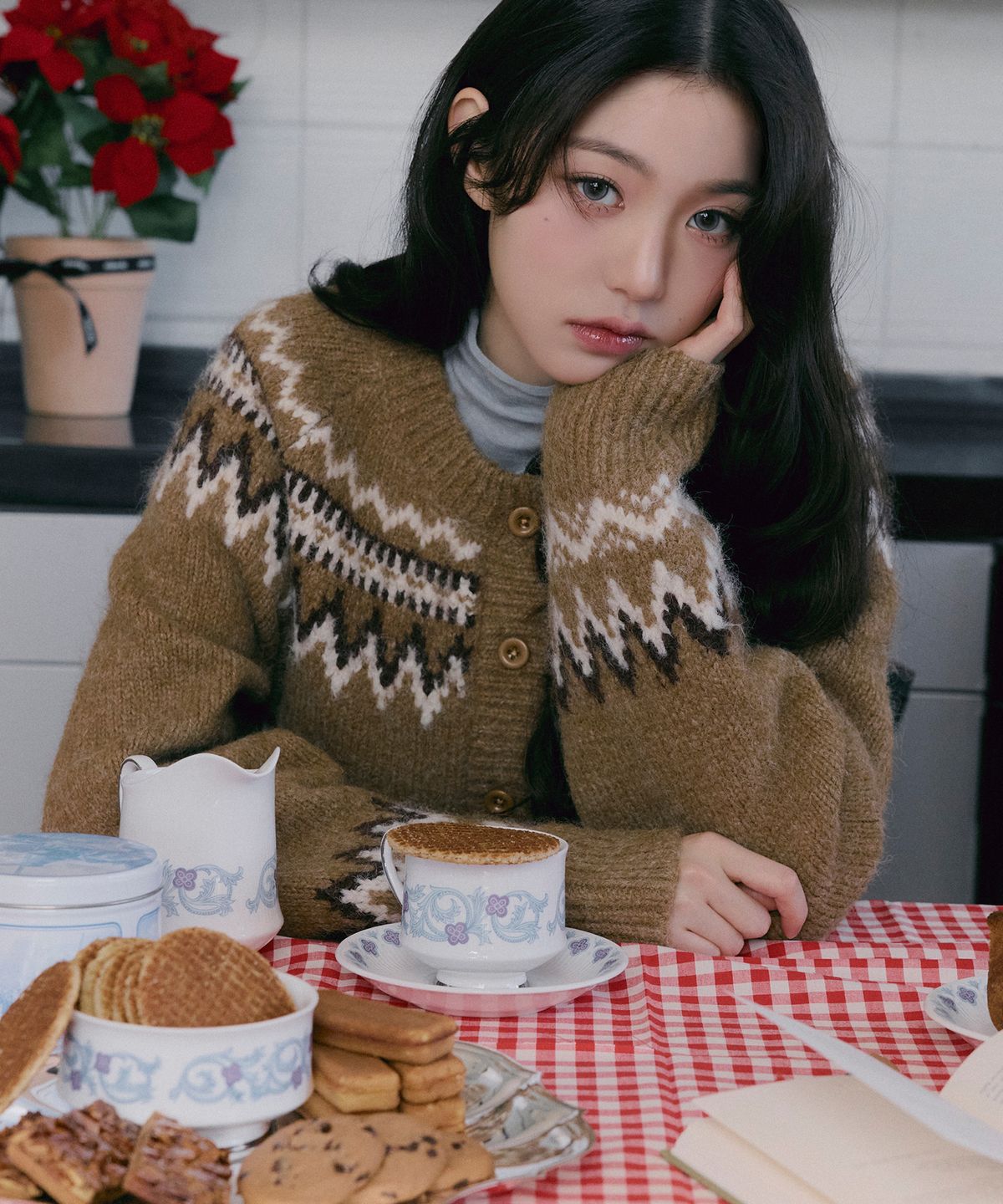 로라로라(ROLAROLA) ROUND COWICHAN CARDIGAN BROWN