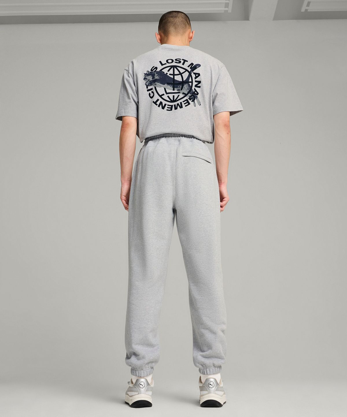 푸마(PUMA) 푸마 x LMC 스웻팬츠 - 그레이 / 626564-04