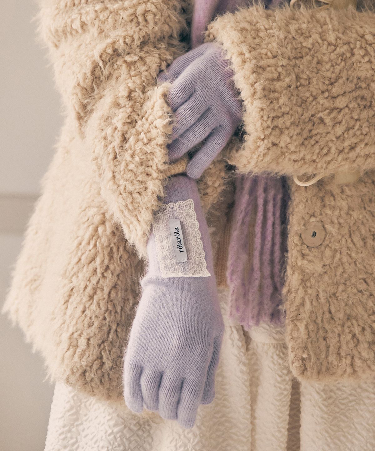 로라로라(ROLAROLA) LACE LABEL ANGORA GLOVES LAVENDER