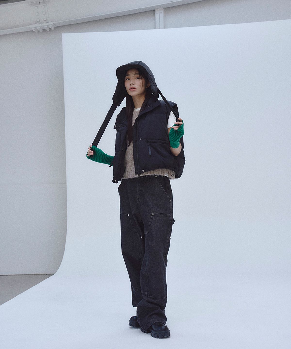 더그린랩(THE GREEN LAB) 세미오버핏 스트링 패딩 베스트 [블랙]