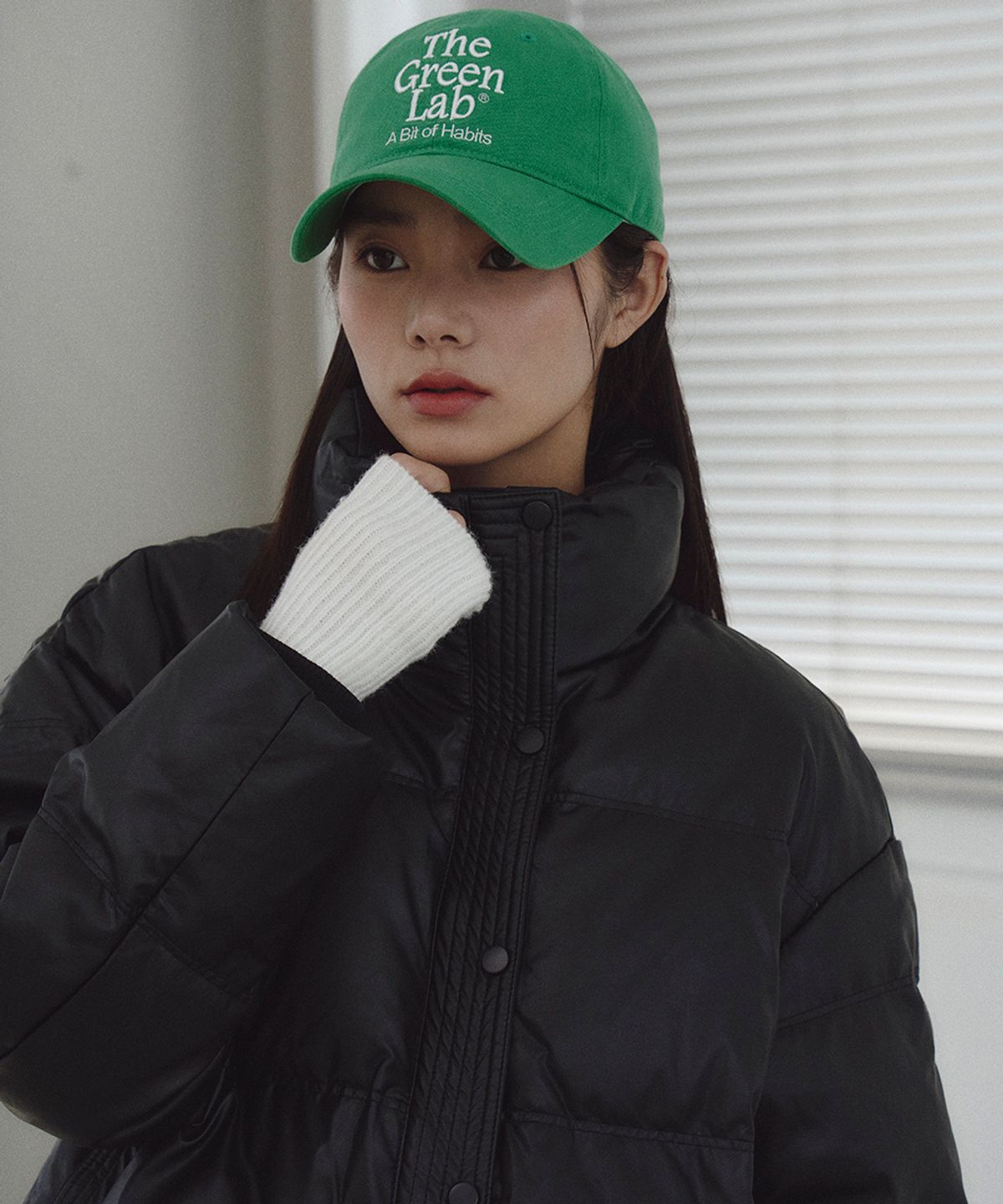 더그린랩(THE GREEN LAB) FAUX 레더 크롭 패딩 점퍼 [블랙]