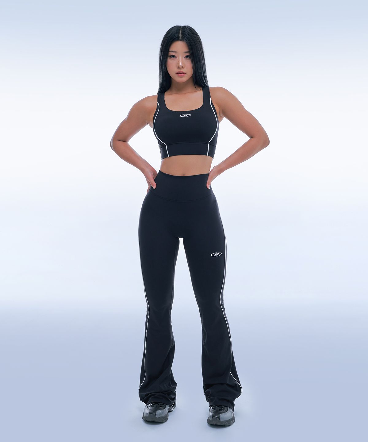 본투윈(BORN TO WIN) W SYMBOL B PIPING BOOTS CUT LEGGINGS [BLACK]