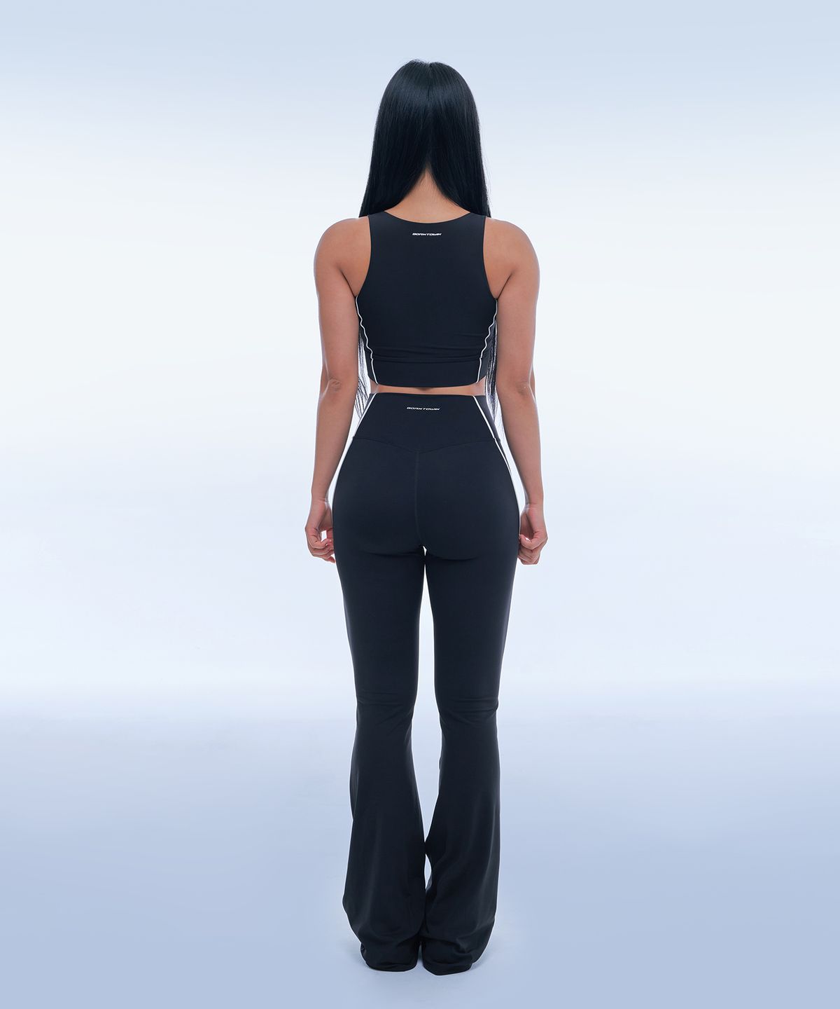 본투윈(BORN TO WIN) W SYMBOL B PIPING BOOTS CUT LEGGINGS [BLACK]