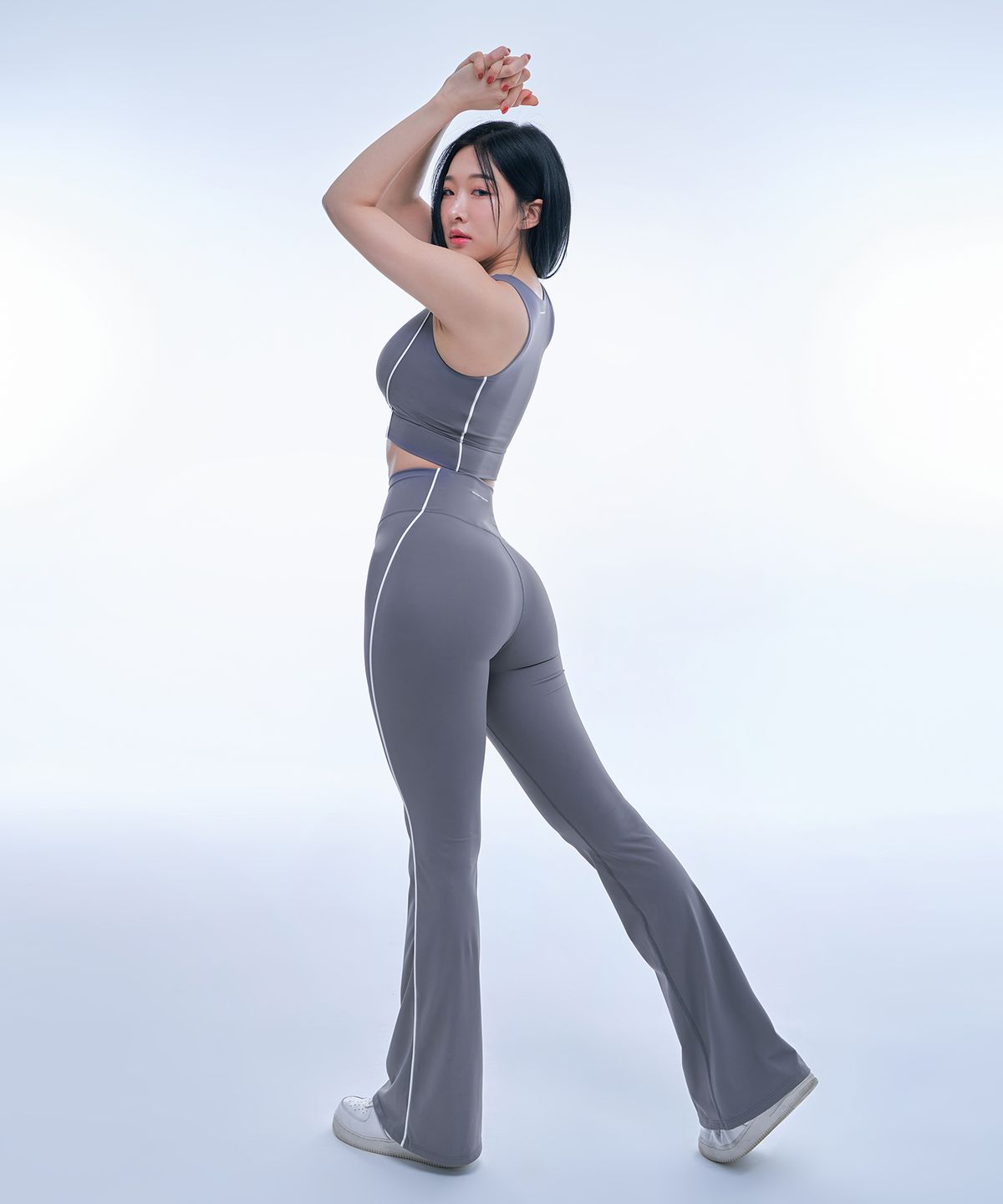 본투윈(BORN TO WIN) W SYMBOL B PIPING BOOTS CUT LEGGINGS [CHARCOAL]