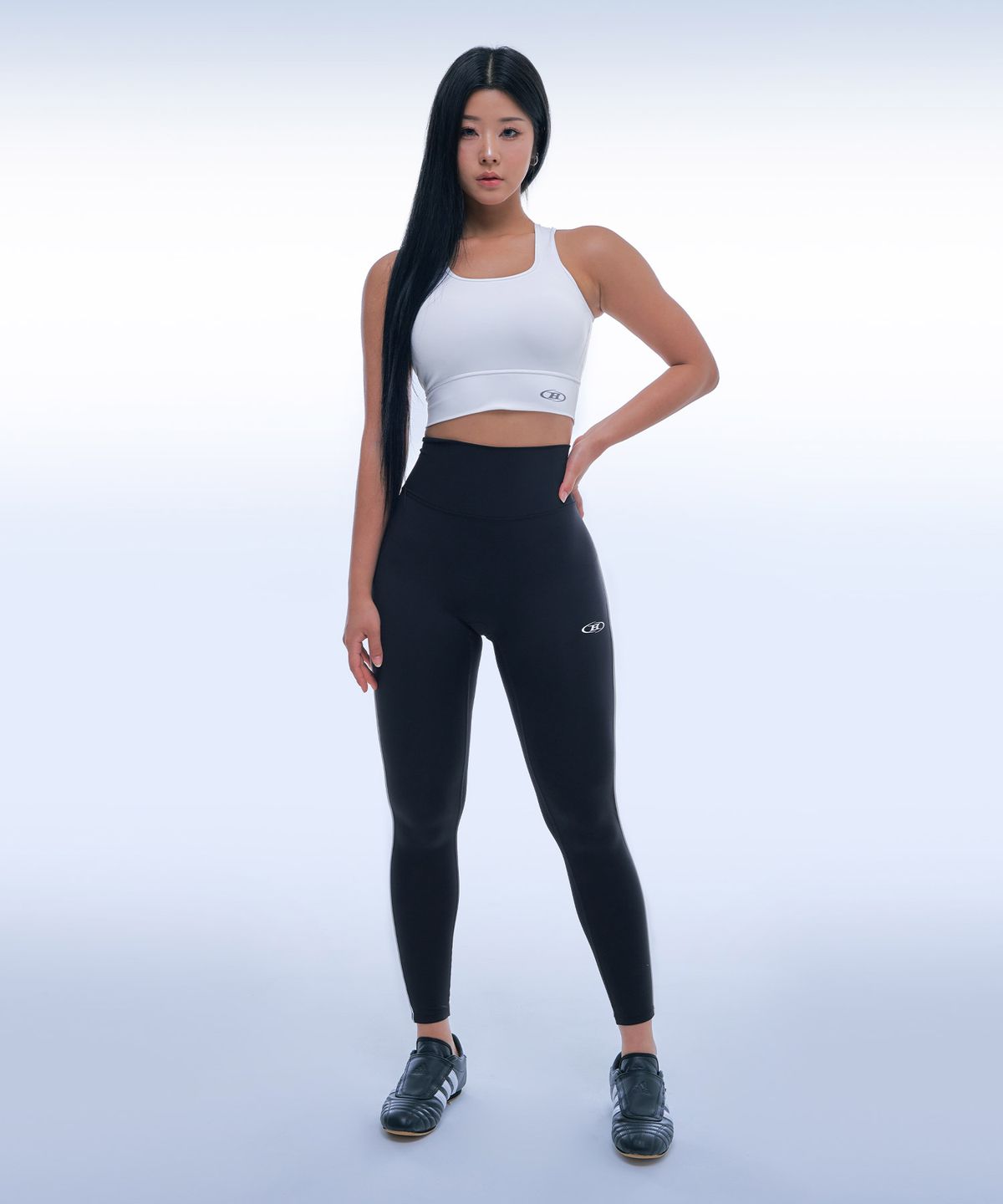 본투윈(BORN TO WIN) CUT OUT WIDE BAND BRA TOP [WHITE]