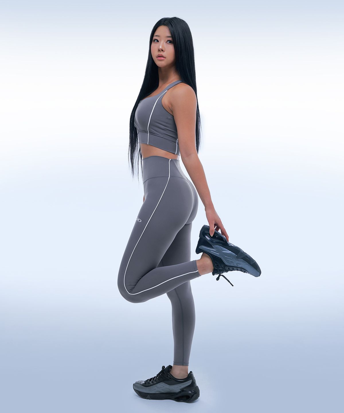 본투윈(BORN TO WIN) SYMBOL B PIPING LONG LEGGINGS [CHARCOAL]