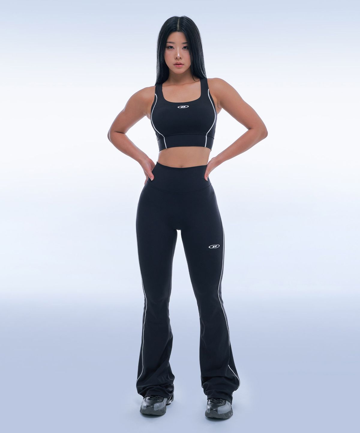 본투윈(BORN TO WIN) W SYMBOL B PIPING TANK TOP [BLACK]