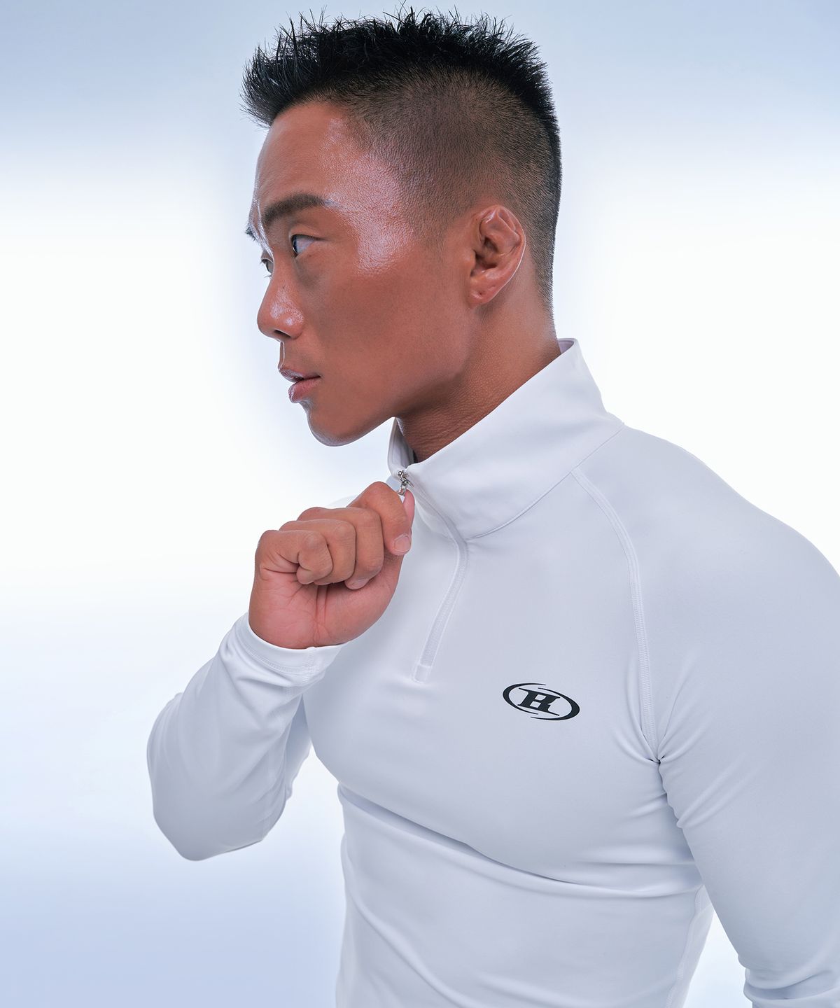 본투윈(BORN TO WIN) SYMBOL B MUSCLE FIT HALF ZIP-UP LONGSLEEVE [WHITE]