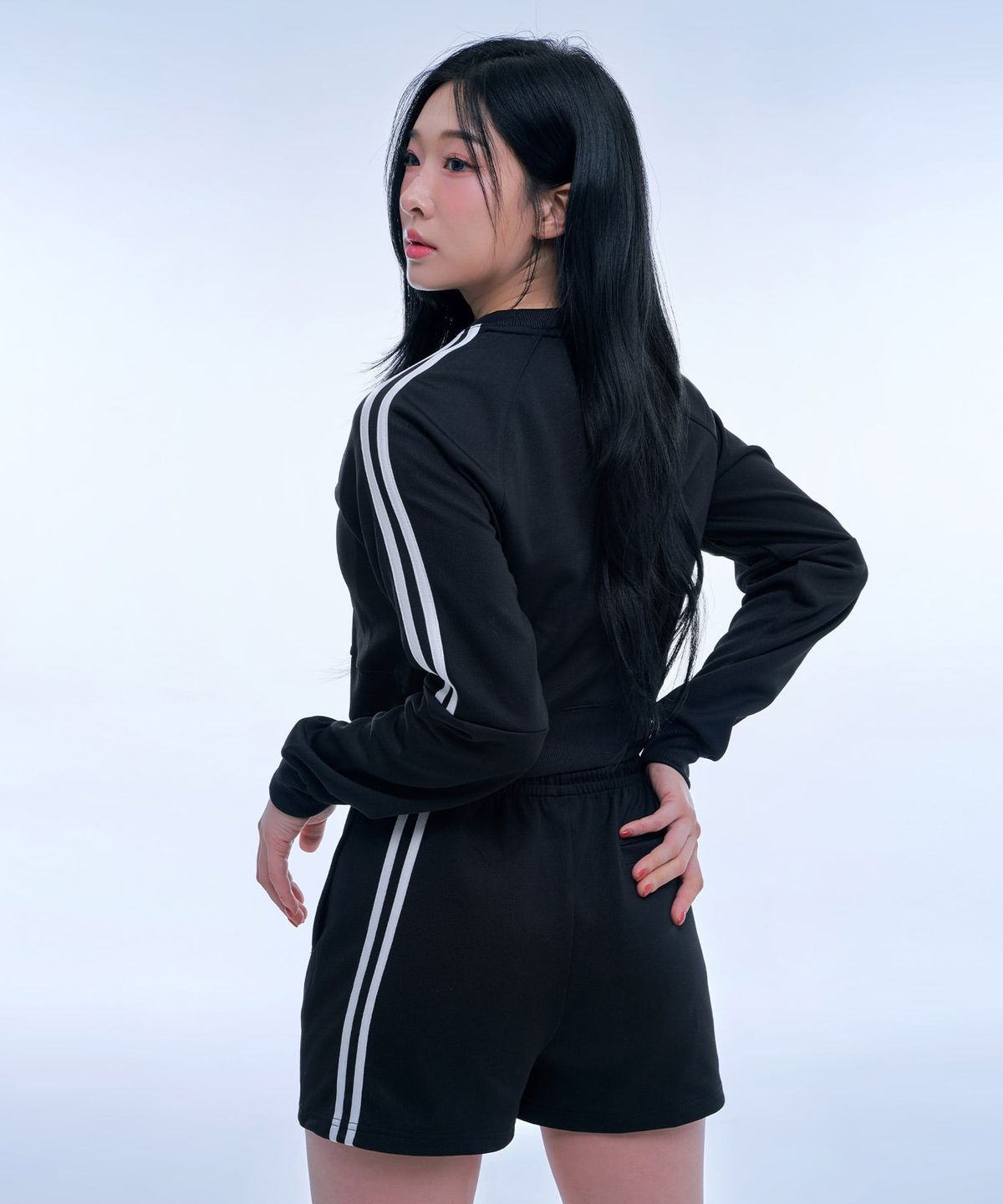 본투윈(BORN TO WIN) BRN TRACK LINE JERSEY CROP SWEATSHIRTS [BLACK]