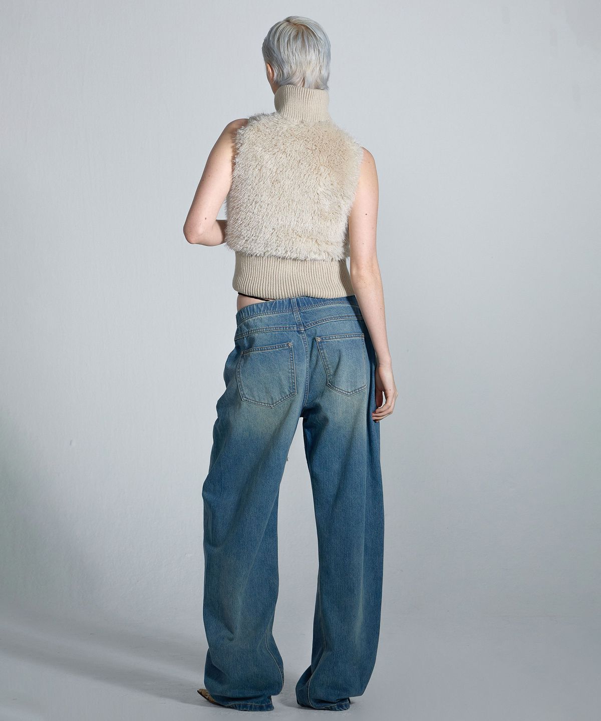 스컬프터(SCULPTOR) Faux Fur Zip-Up Vest Pale Gray