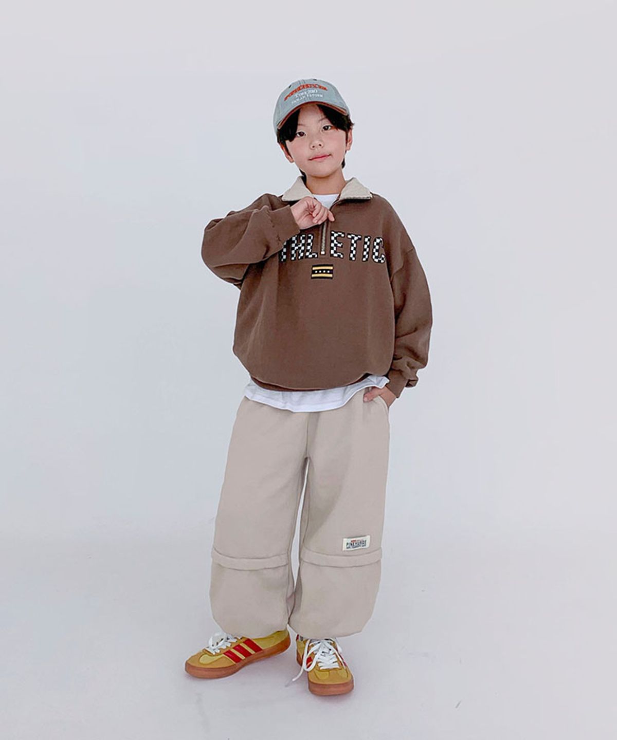 베리클로젯(BERRYCLOSET) 애슬래틱 아노락 맨투맨