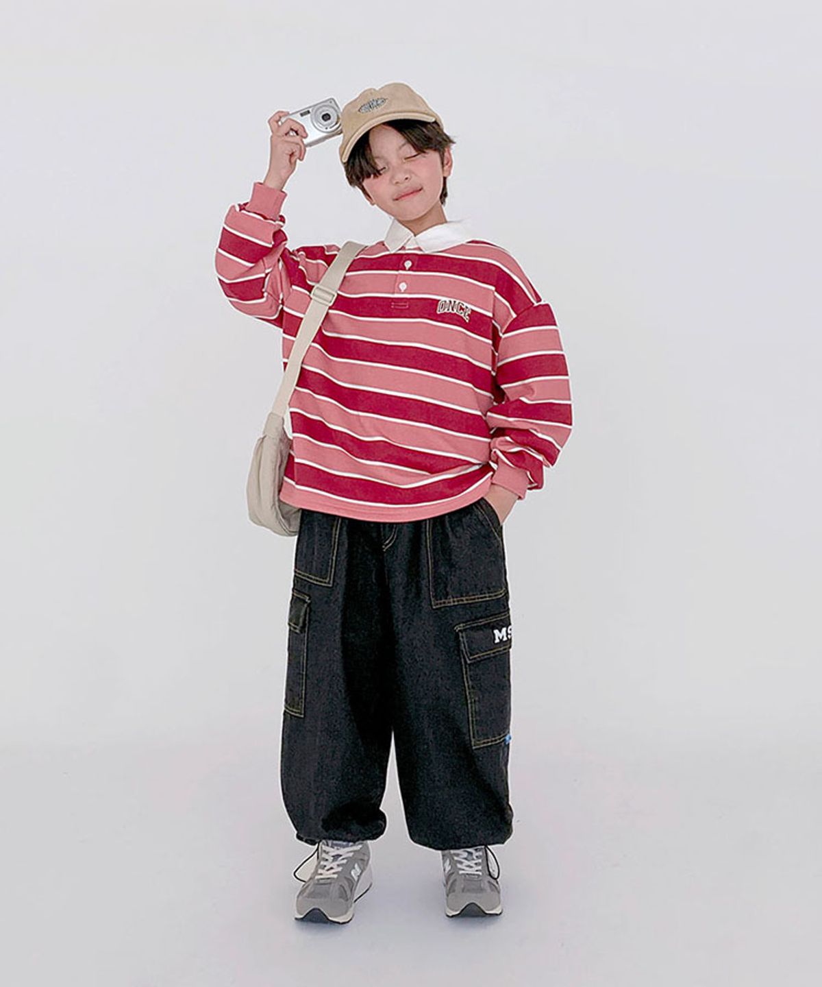 베리클로젯(BERRYCLOSET) 원스 카라 스트라이프 맨투맨