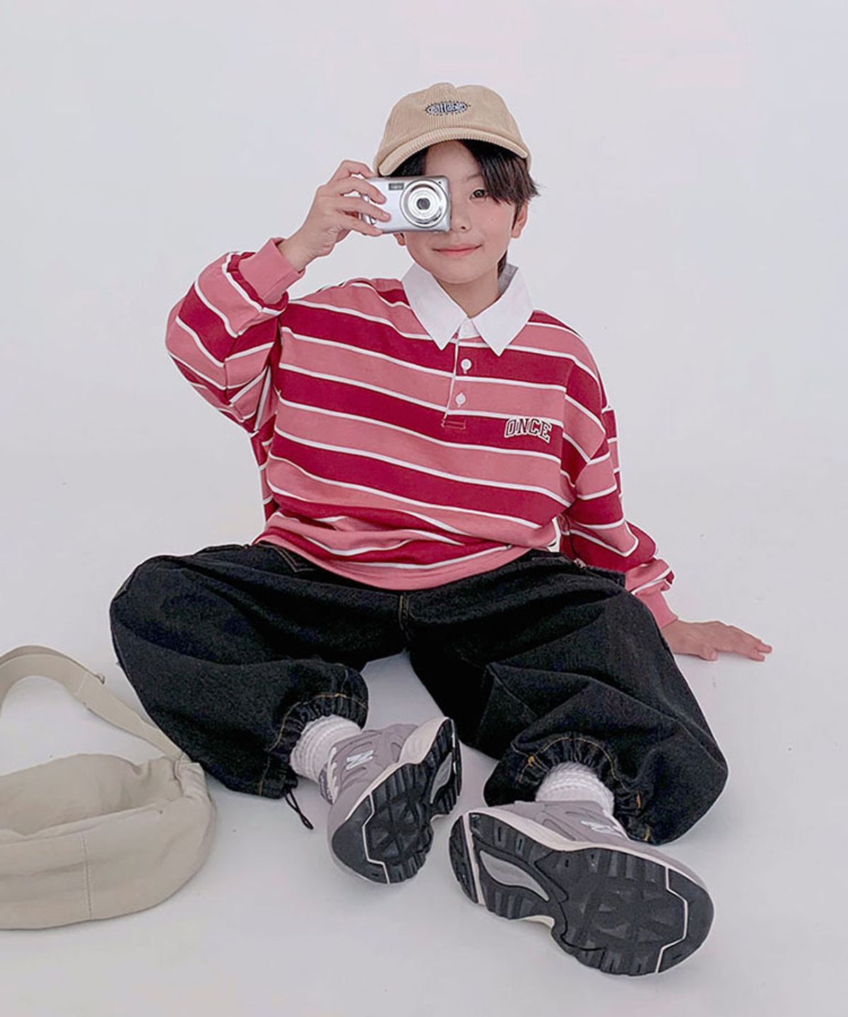 베리클로젯(BERRYCLOSET) 원스 카라 스트라이프 맨투맨