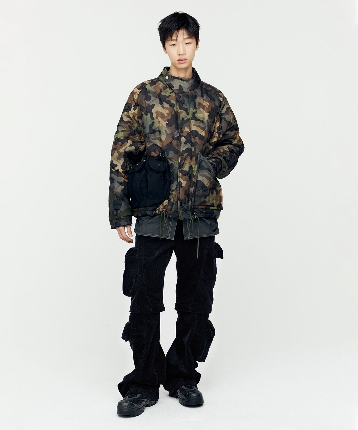 앤더슨벨(ADSB ANDERSSON BELL) 밀라노 코듀로이 카고 팬츠 apa751m(BLACK)
