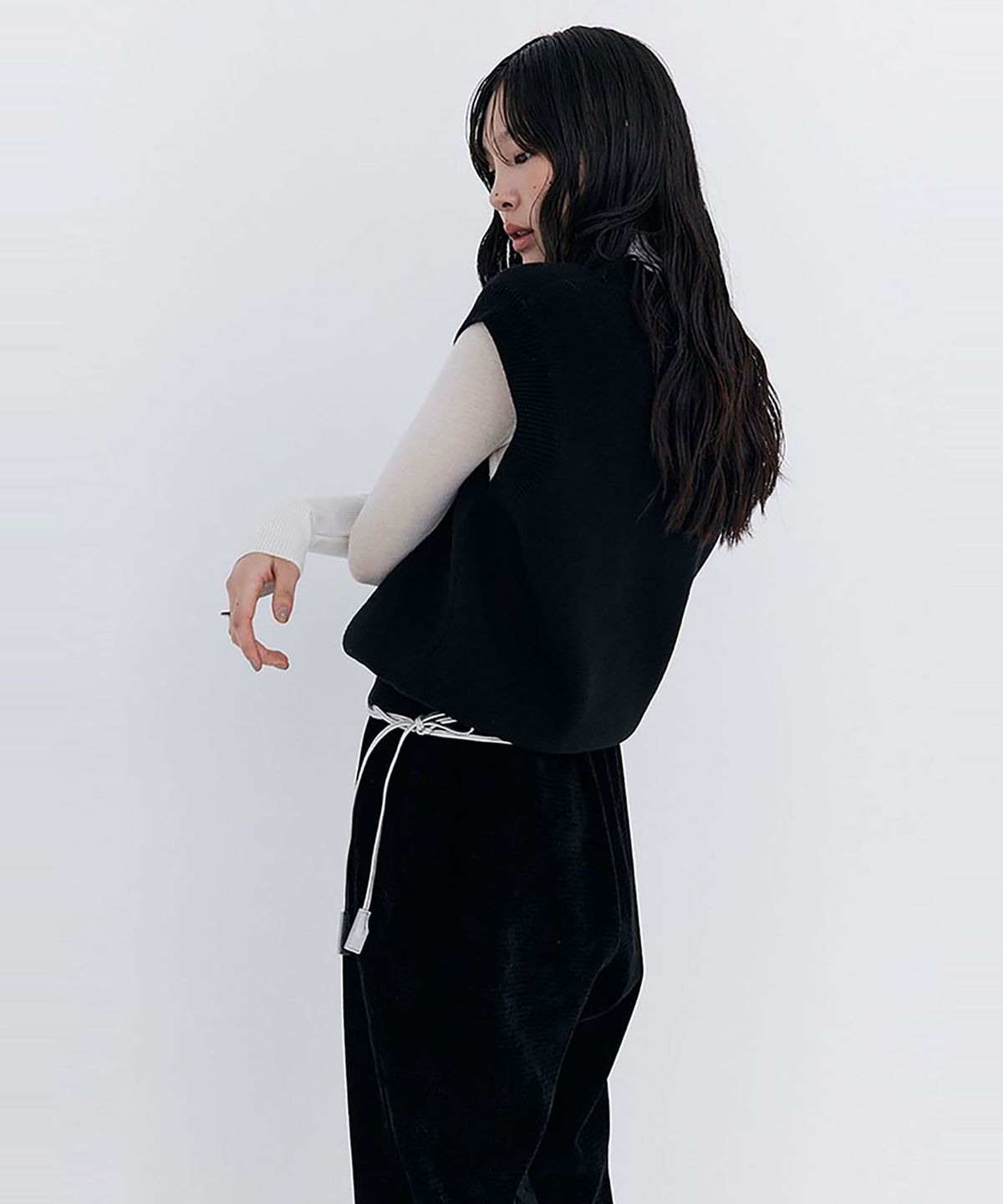 분더캄머(WNDERKAMMER) Damage Knit Vest_Black (데미지 니트 베스트_블랙)