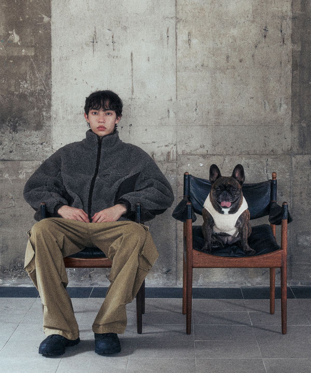 인사일런스(INSILENCE) [MERLOT] Paneled Fleece Jacket CHARCOAL