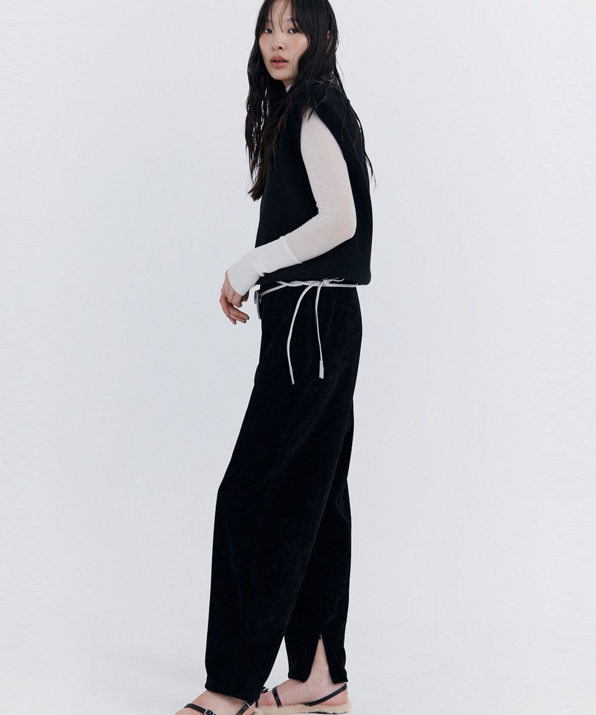 분더캄머(WNDERKAMMER) Corduroy Balloon Pants_Black (코듀로이 벌룬 팬츠_블랙)