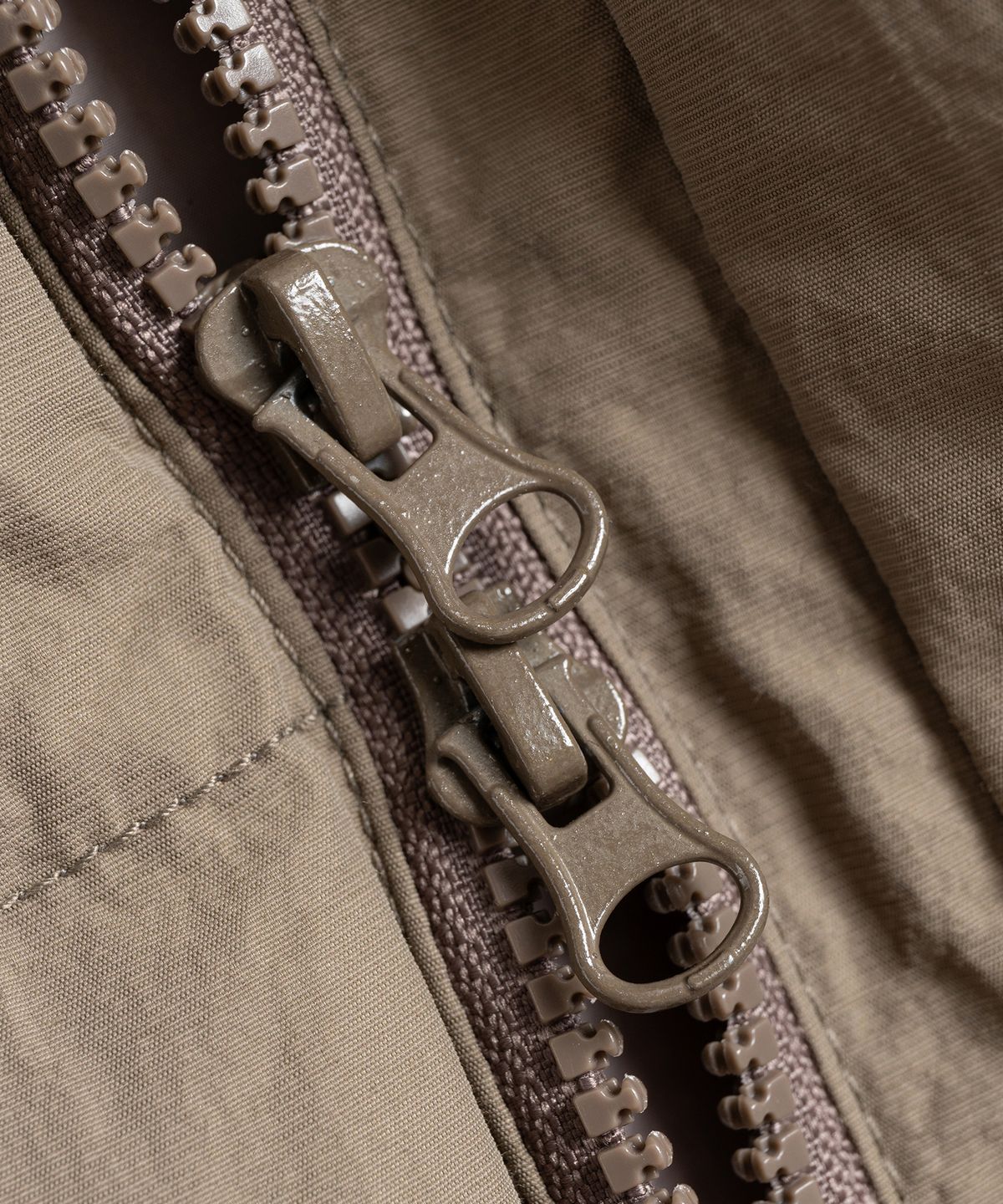 와일드 브릭스(WILD BRICKS) RP PUFFER VEST (olive)