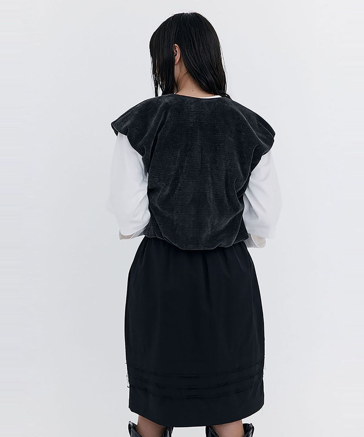 분더캄머(WNDERKAMMER) Corduroy Balloon Vest_Charcoal (코듀로이 벌룬 베스트_차콜)