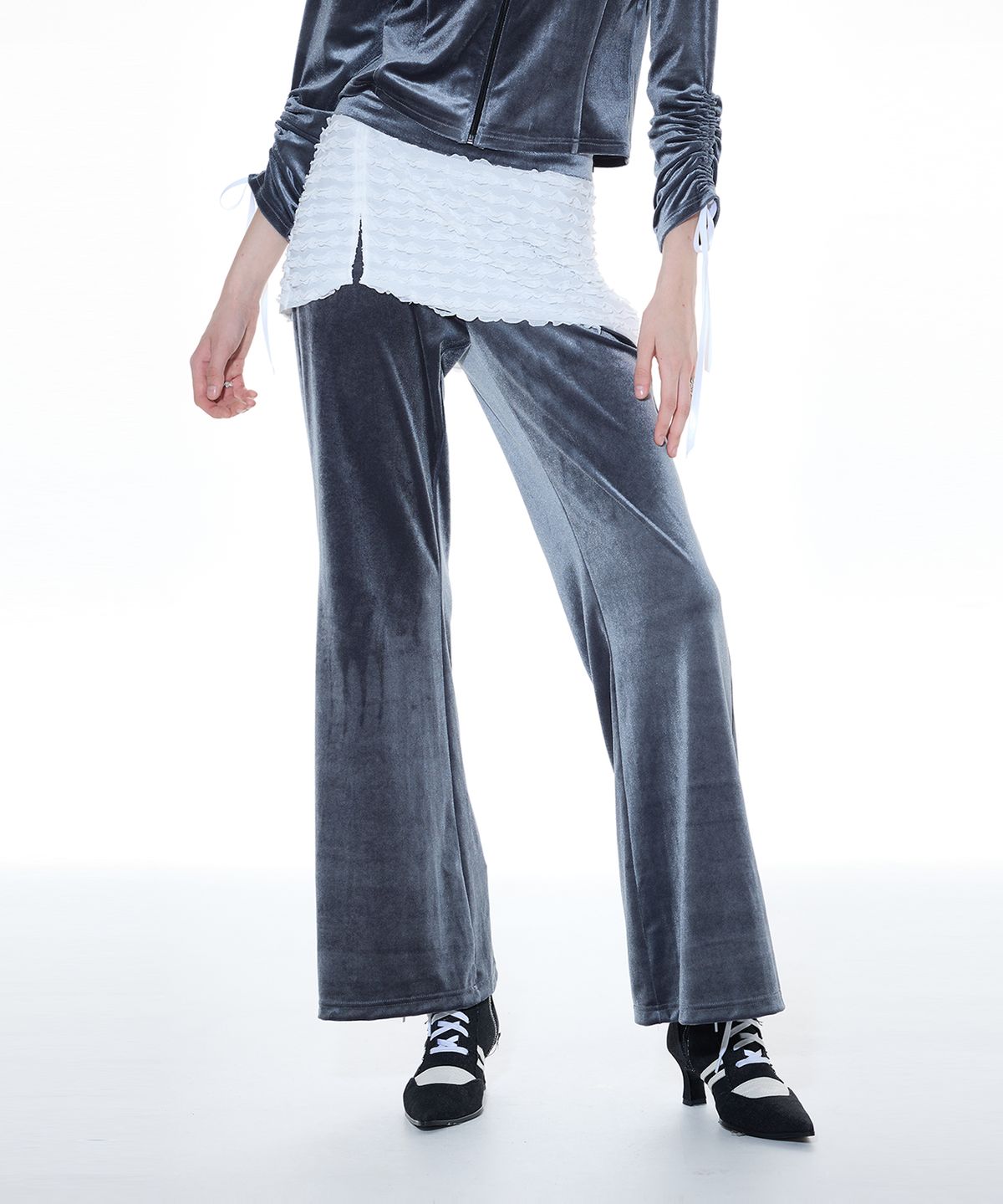 라티젠(LARTIGENT) L14 VELVET LACE PANTS(CHARCOAL)