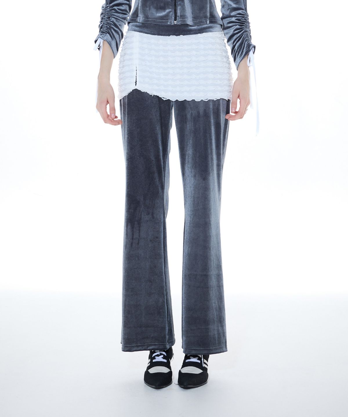라티젠(LARTIGENT) L14 VELVET LACE PANTS(CHARCOAL)