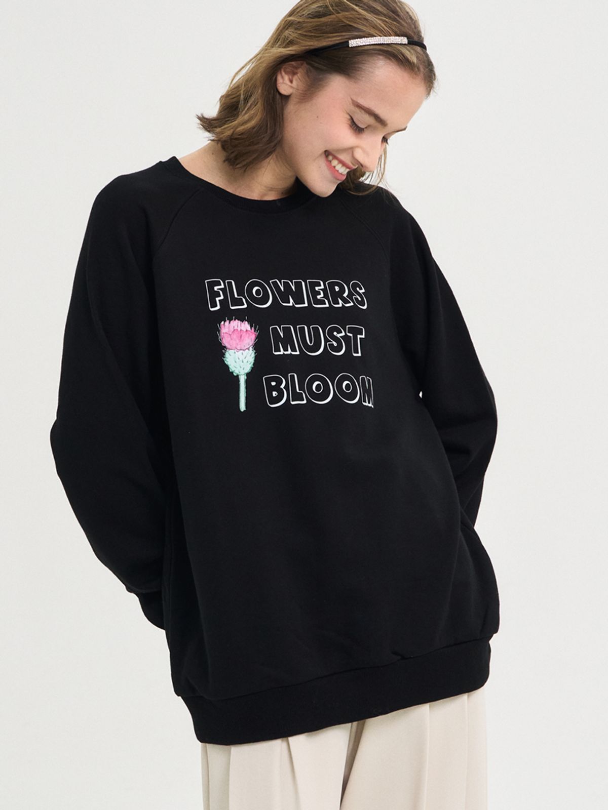 쏘리, 투 머치 러브(SORRY, TOO MUCH LOVE) Flowers Must Boom Sweatshirt_Black