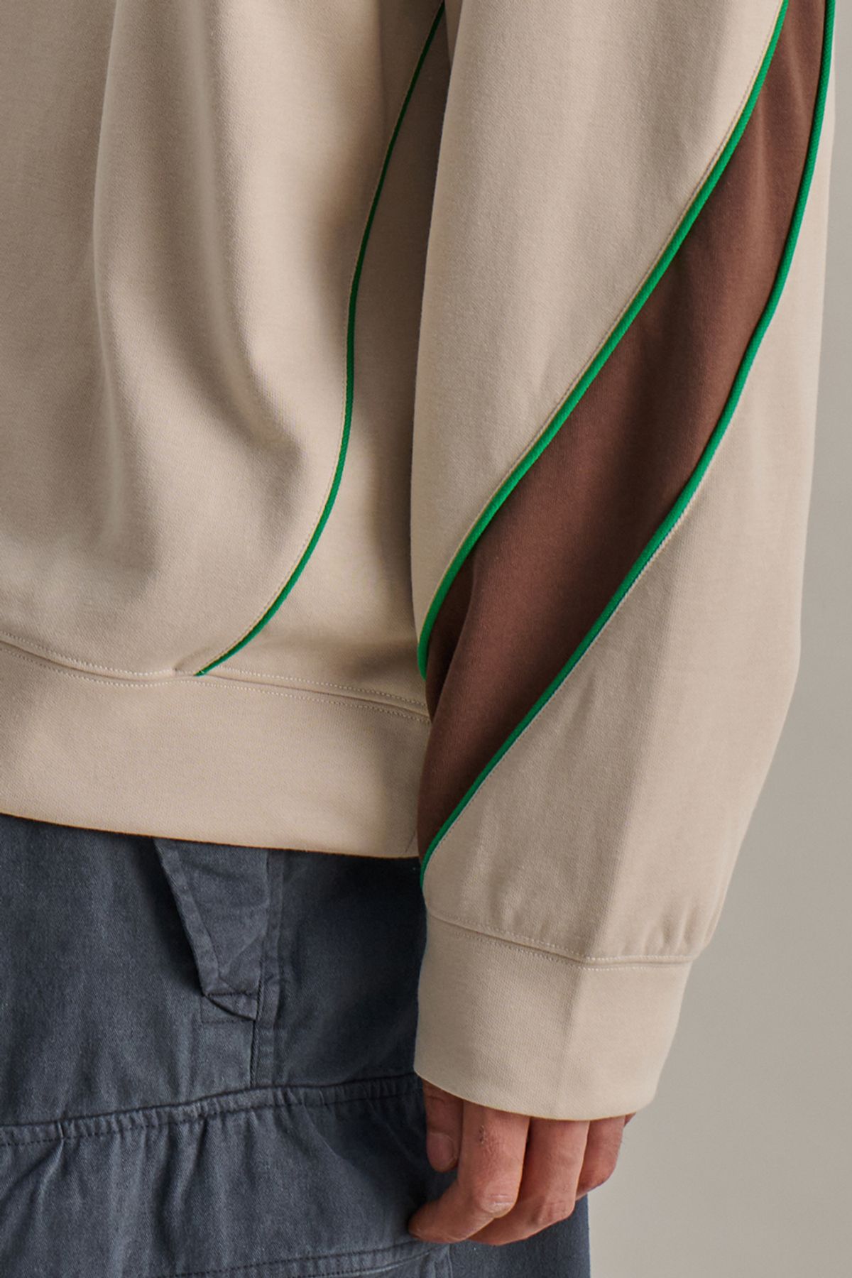 논타입(NONTYPE) PANELED PIPING L/S PK T-SHIRTS (BEIGE)